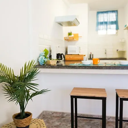 Marina Blue, Caletillas Candelaria